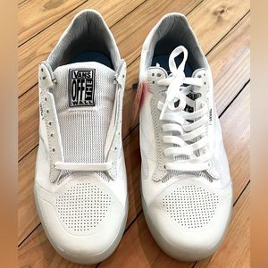 VANS Evdnt Ultimatewaf Men’s size 10.5 White Brand New w/tags & box